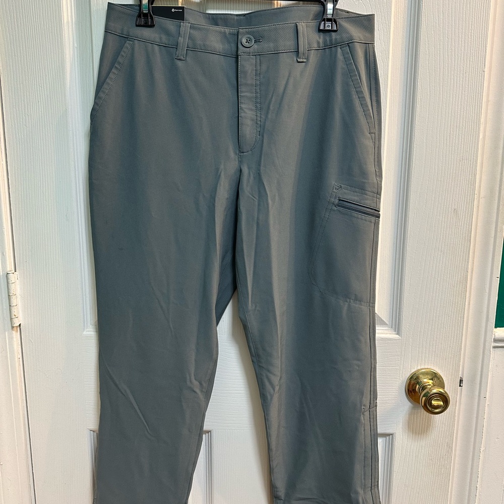 Eddie Bauer Women’s Crop Pant in Gray